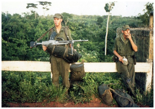 Bren Gun TRIS Suriname